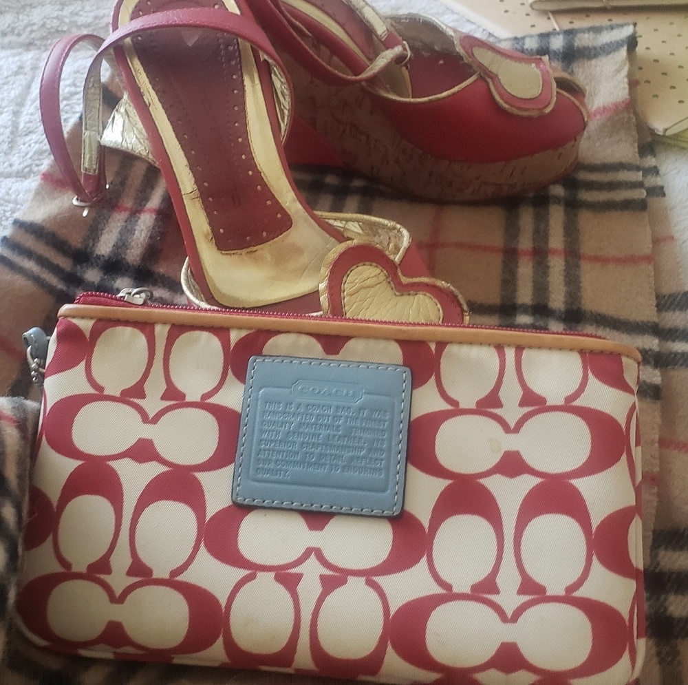 Coach— Red, white & blue wristlet